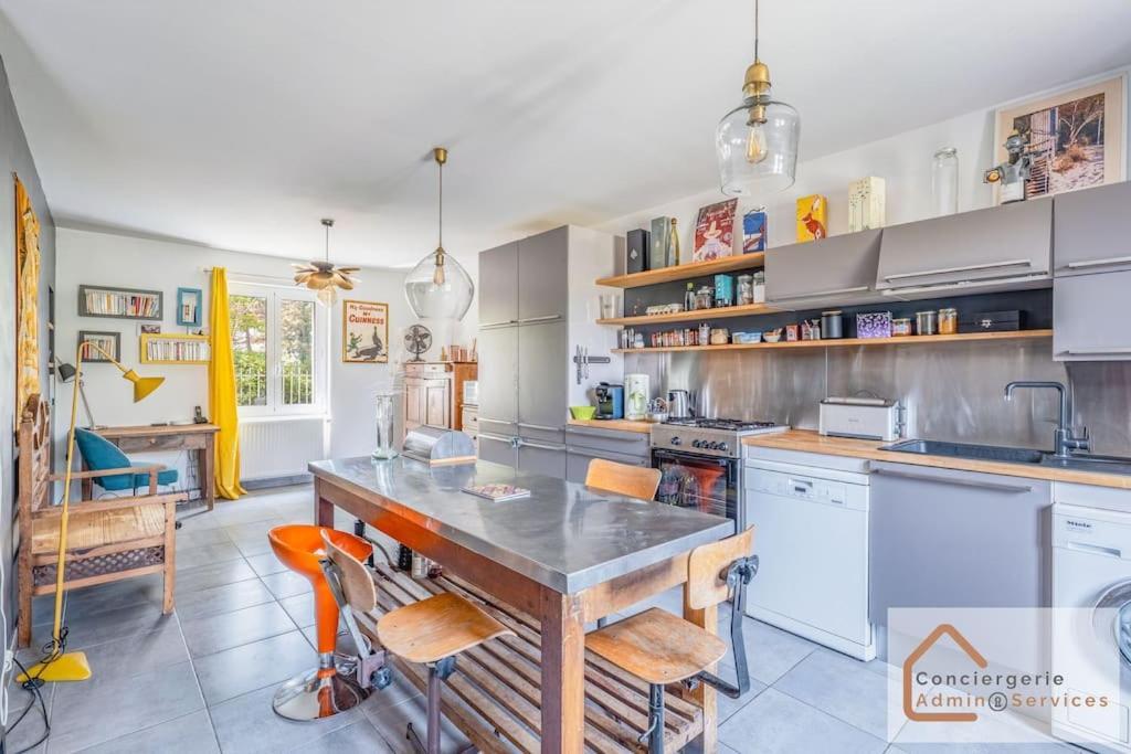 Maison A Lyon Parilly Avec Piscine, Jardin, Parking Prive & Proche Eurexpo Venissieux Exterior photo